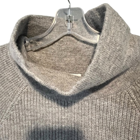 Vince Wool Cashmere Blend Ribbed Gray Sweater with Zipper Accents Medium - Picture 7 of 8